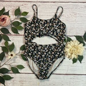 Art class one piece swim suit kids daisy gently used